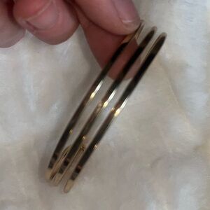 *BRAND NEW/ UNUSED 🆕* Women’s Elegant Gold Bangle Bracelet